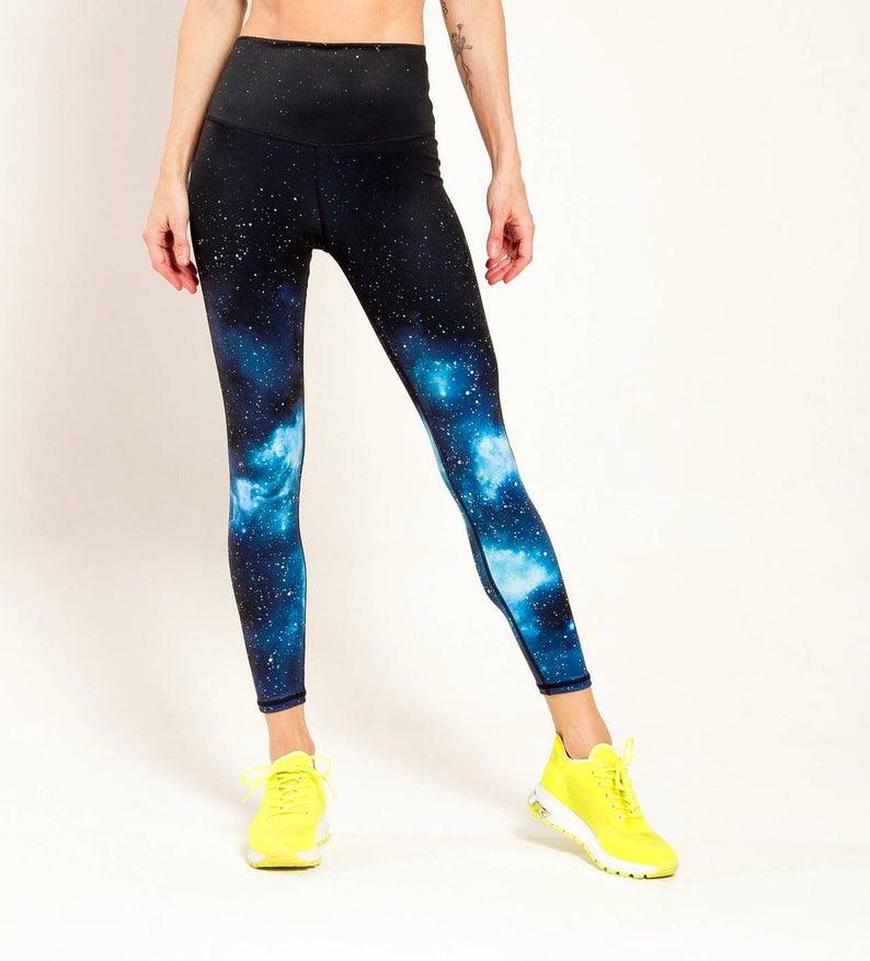 Vivacolor Activewear Set Night Sky Leggings and Top Set: Embrace Celestial Comfort for Outdoor Adventures